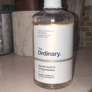 The ordinary glycolic acid 7% toning solution